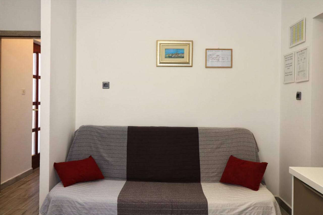 Apartmani Mikin Betina  Exterior foto