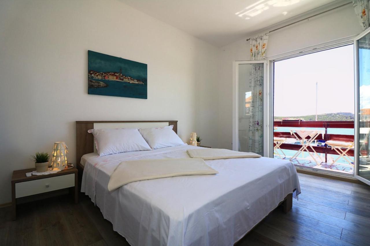 Apartmani Mikin Betina  Exterior foto