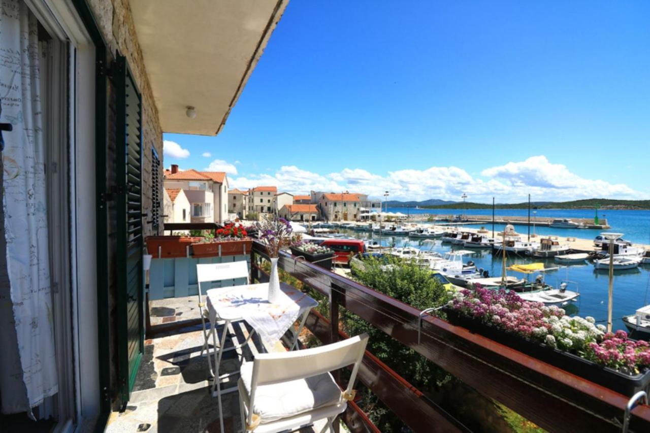 Apartmani Mikin Betina  Exterior foto