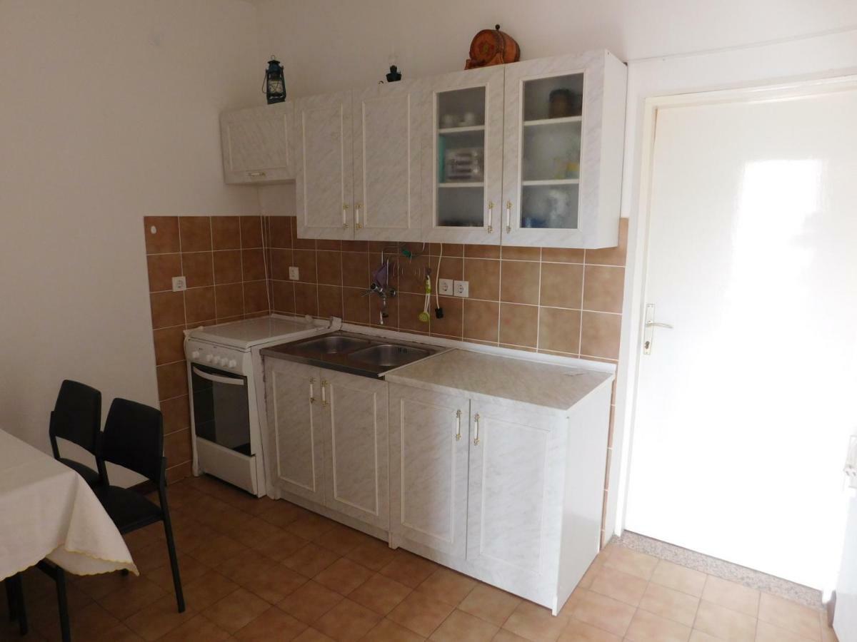 Apartmani Mikin Betina  Exterior foto