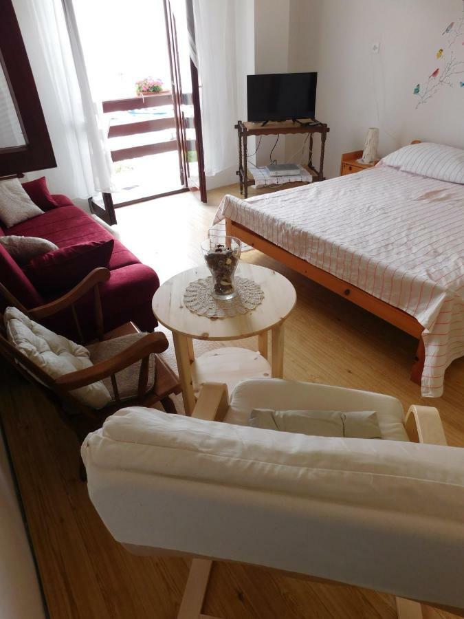 Apartmani Mikin Betina  Exterior foto