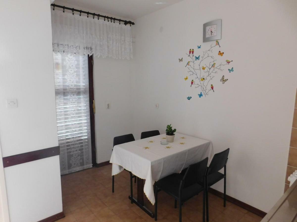 Apartmani Mikin Betina  Exterior foto