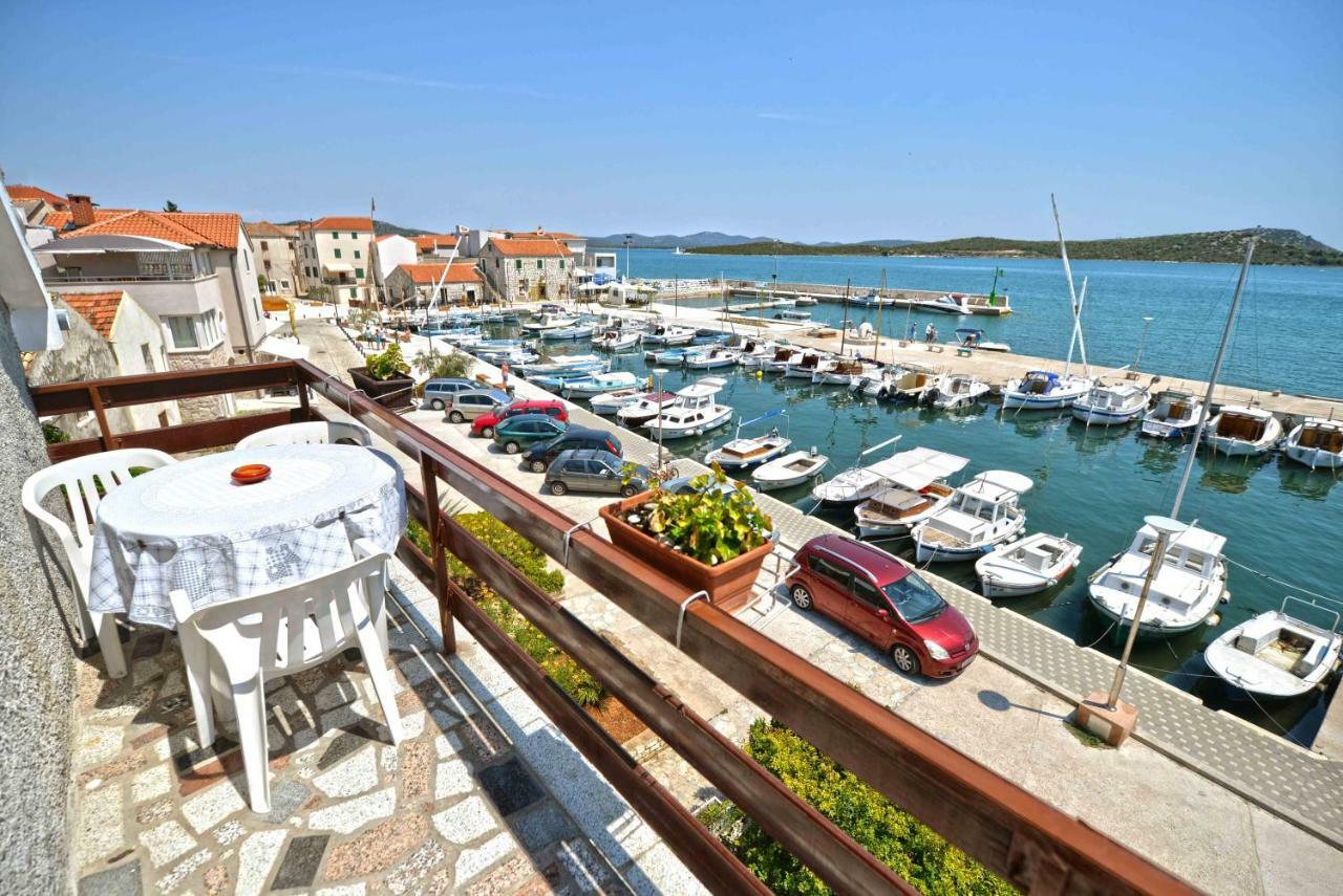 Apartmani Mikin Betina  Exterior foto