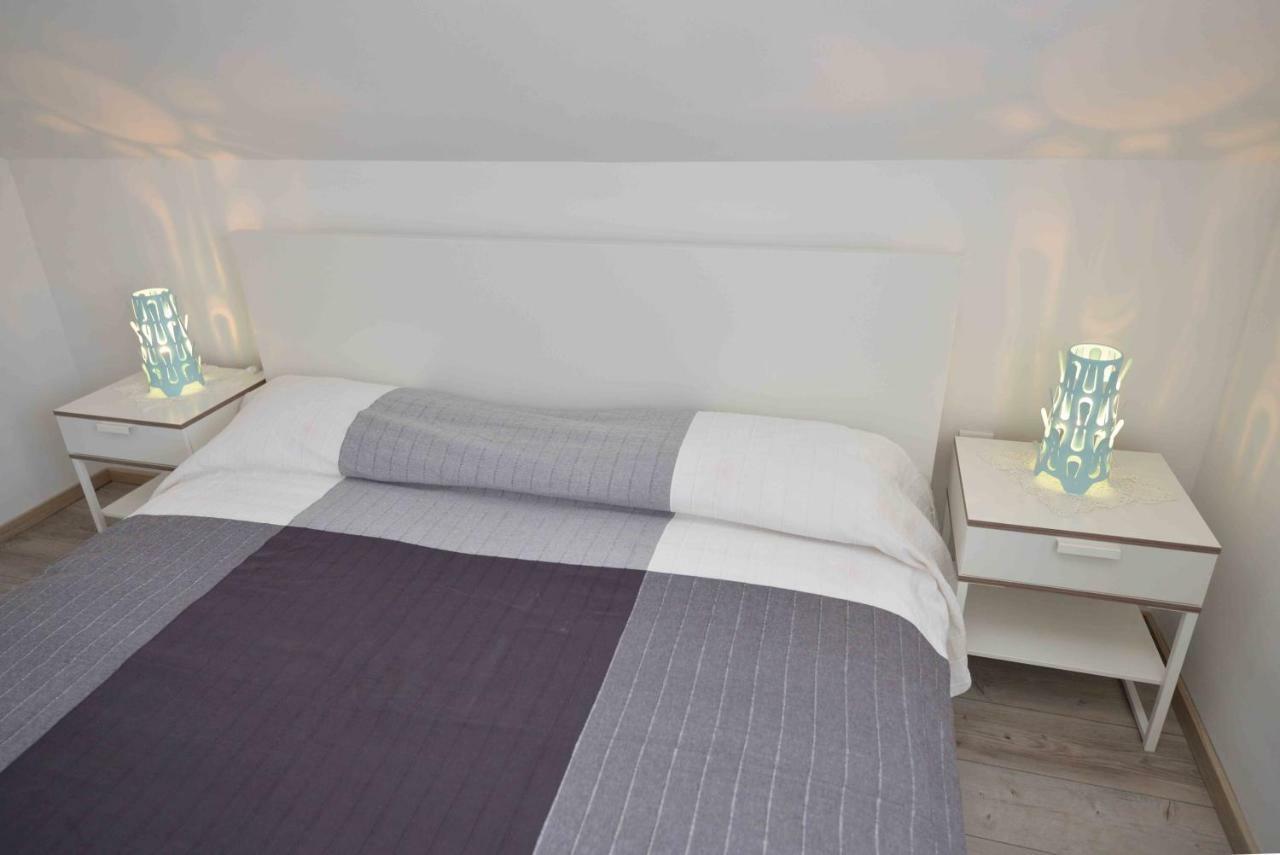 Apartmani Mikin Betina  Exterior foto