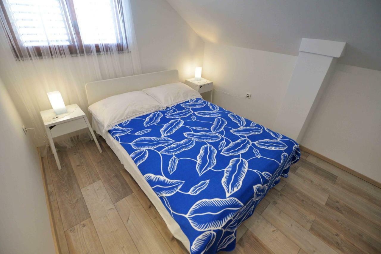Apartmani Mikin Betina  Exterior foto