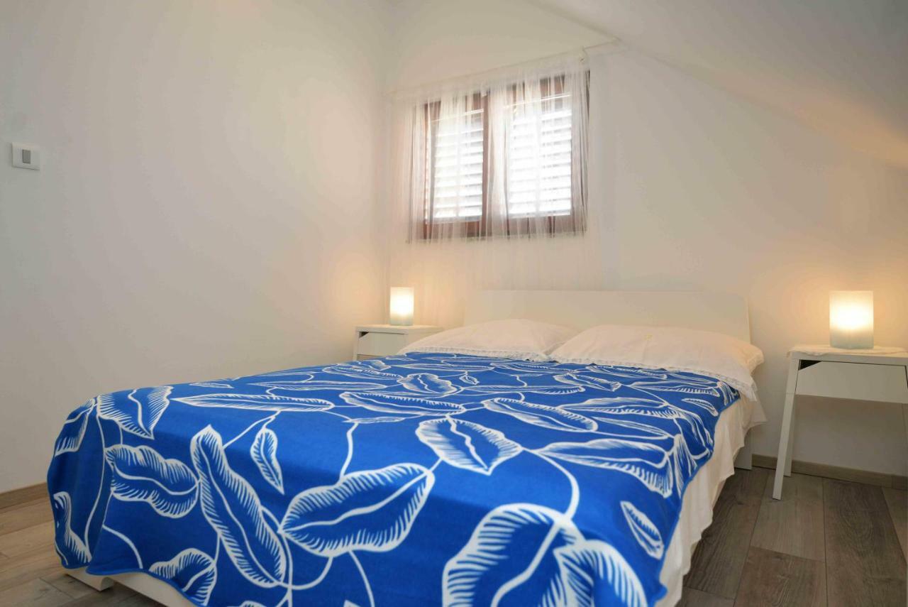 Apartmani Mikin Betina  Exterior foto